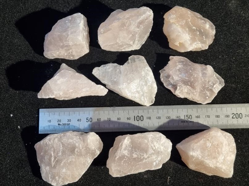 Rough Chunk Rose Quartz - medium