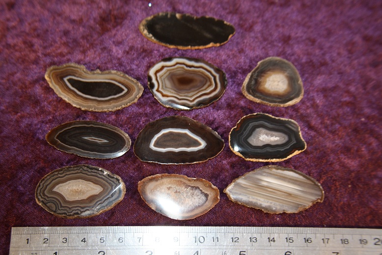 Crystal - Agate Slice - Black - Small