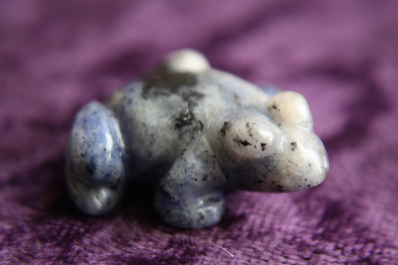 Figurine - Frog - Dumortierite