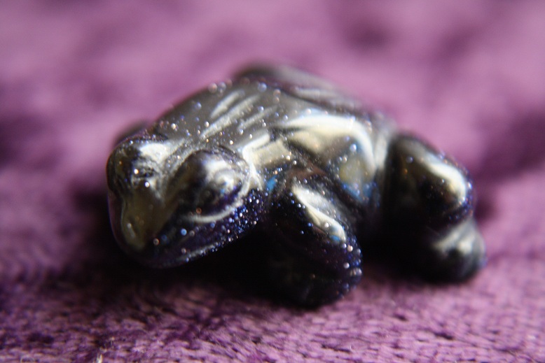 Figurine - Frog - Purple Goldstone - Click Image to Close