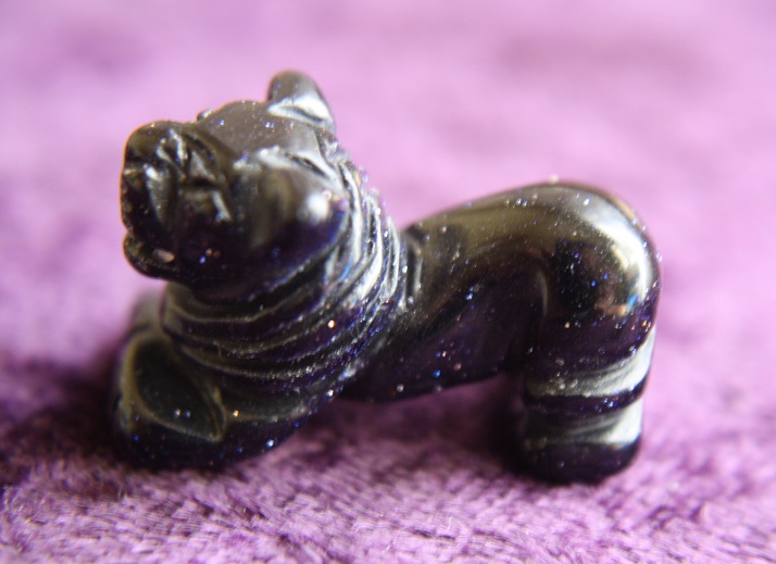 Figurine - Lion - Purple Goldstone