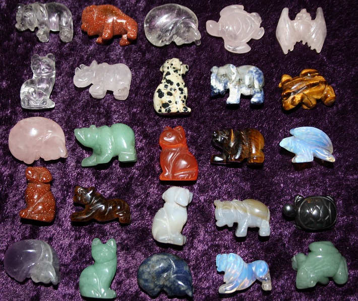 Figurine - Random Mixed Gemstone Figurines - Click Image to Close