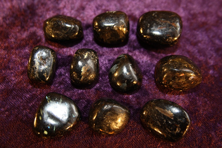 Tumbled Stone - Nuummite