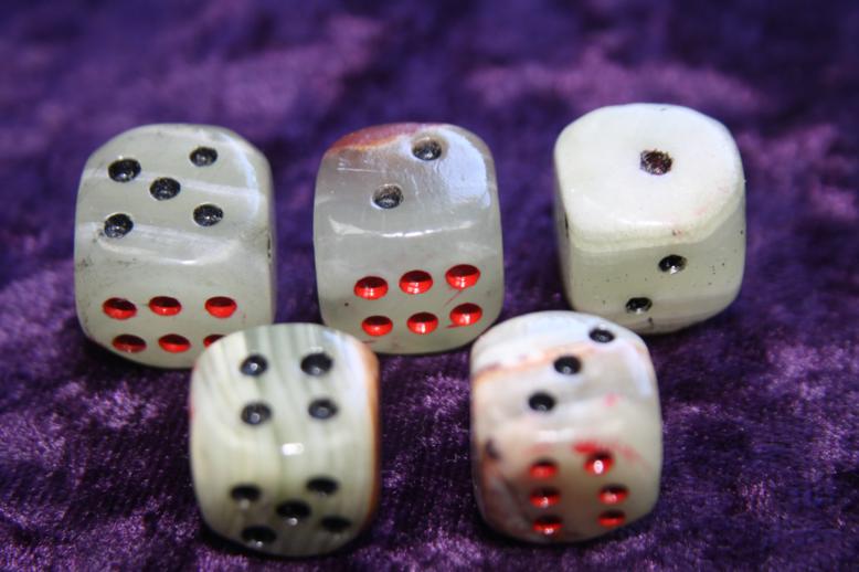 Figurine - Dice - Onyx